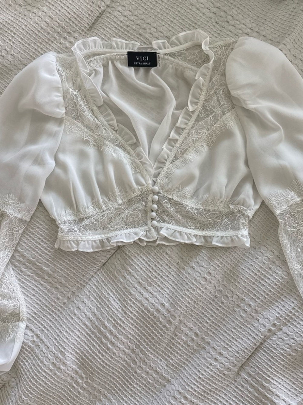 Vici White Lace-Trim Puff Sleeve Crop Blouse